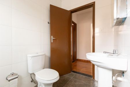 Casa à venda com 170m², 3 quartos e 3 vagasBanheiro Social