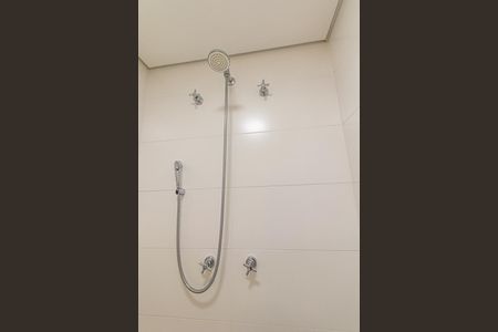 Banheiro da Suíte de kitnet/studio para alugar com 1 quarto, 47m² em Centro, Curitiba