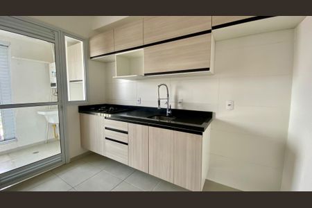 Foto 03 de apartamento à venda com 2 quartos, 55m² em Jardim Tupanci, Barueri