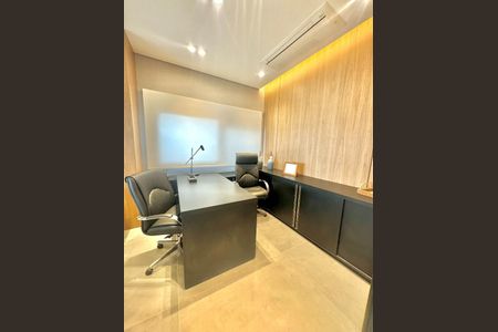 Casa de condomínio à venda com 541m², 4 quartos e 4 vagas Casa de condomínio à venda com 541m², 4 quartos e 4 vagasIMG_E1181