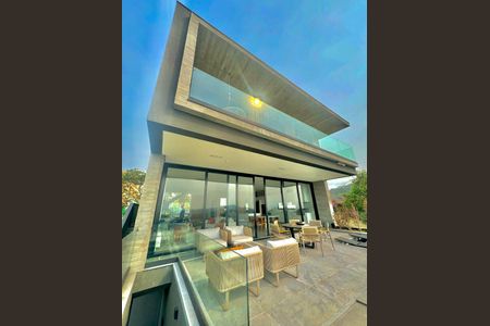 Casa de condomínio à venda com 541m², 4 quartos e 4 vagas Casa de condomínio à venda com 541m², 4 quartos e 4 vagasIMG_E1112