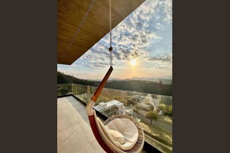 Casa de condomínio à venda com 541m², 4 quartos e 4 vagas Casa de condomínio à venda com 541m², 4 quartos e 4 vagasfotossss