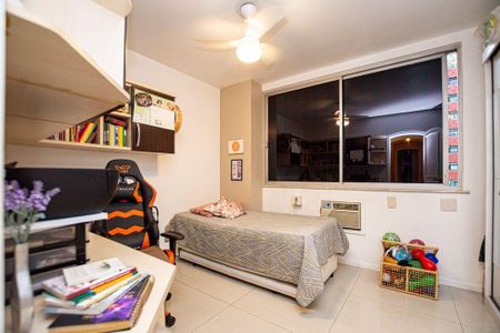 Apartamento à venda com 4 quartos, 158m² em Icaraí, Niterói