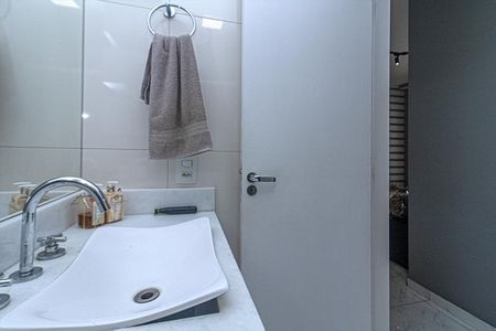 Apartamento à venda com 64m², 2 quartos e 1 vagaBanheiro Social