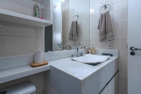 Apartamento à venda com 64m², 2 quartos e 1 vagaBanheiro Social