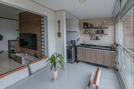 Apartamento à venda com 64m², 2 quartos e 1 vagaSacada