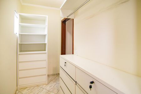 Casa para alugar com 191m², 4 quartos e 3 vagasCloset da suíte