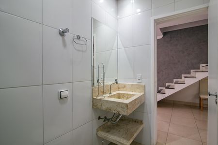 Casa para alugar com 191m², 4 quartos e 3 vagasBanheiro Social