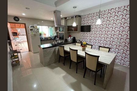 Casa à venda com 3 quartos, 250m² em Vila Dora, Santo André