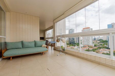 Apartamento à venda com 3 quartos, 234m² em Itaim Bibi, São Paulo