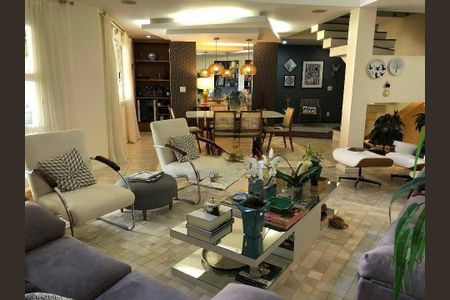 Casa à venda com 3 quartos, 280m² em Pendotiba, Niterói