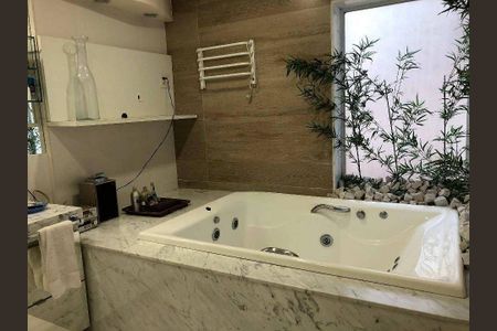 Casa à venda com 3 quartos, 280m² em Pendotiba, Niterói