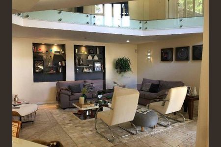 Casa à venda com 3 quartos, 280m² em Pendotiba, Niterói