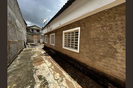 Casa à venda com 4 quartos, 200m² em Industrial, Contagem