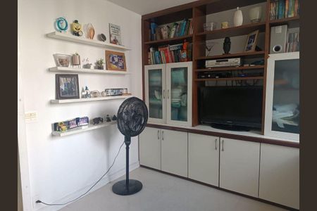 Apartamento à venda com 4 quartos, 200m² em Icaraí, Niterói