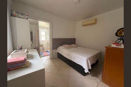 Casa à venda com 2 quartos, 68m² em Serra Grande, Niterói