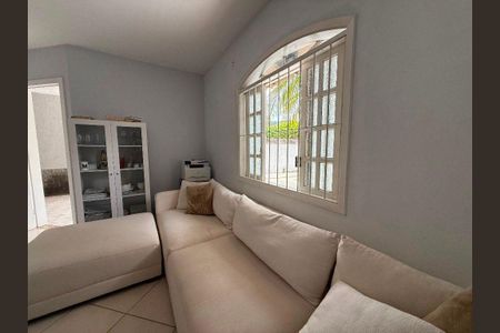 Casa à venda com 2 quartos, 68m² em Serra Grande, Niterói