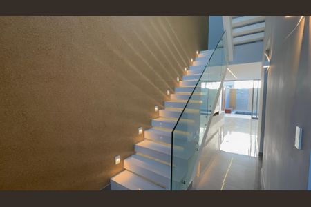 Escada de casa de condomínio à venda com 4 quartos, 388m² em Recreio dos Bandeirantes, Rio de Janeiro