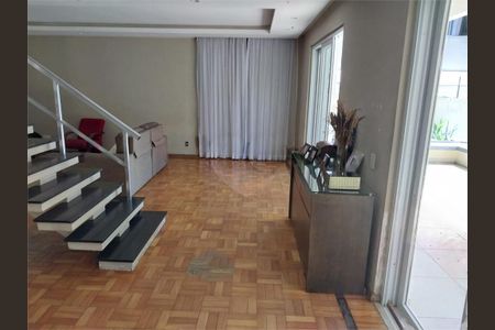 Casa à venda com 450m², 7 quartos e 3 vagas