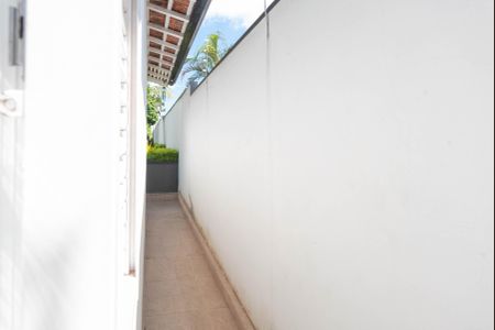 Casa à venda com 212m², 4 quartos e 3 vagas Casa à venda com 212m², 4 quartos e 3 vagasVista do Quarto 2