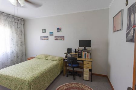 Casa à venda com 212m², 4 quartos e 3 vagas Casa à venda com 212m², 4 quartos e 3 vagasQuarto 1