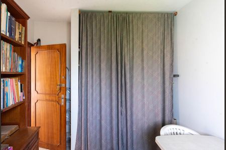 Casa à venda com 212m², 4 quartos e 3 vagas Casa à venda com 212m², 4 quartos e 3 vagasQuarto de Serviço