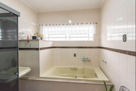 Casa à venda com 212m², 4 quartos e 3 vagas Casa à venda com 212m², 4 quartos e 3 vagasBanheiro