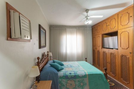 Casa à venda com 212m², 4 quartos e 3 vagas Casa à venda com 212m², 4 quartos e 3 vagasSuíte