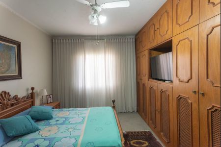 Casa à venda com 212m², 4 quartos e 3 vagas Casa à venda com 212m², 4 quartos e 3 vagasSuíte