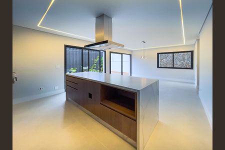 Casa de condomínio à venda com 285m², 4 quartos e 4 vagas Casa de condomínio à venda com 285m², 4 quartos e 4 vagasFoto 09