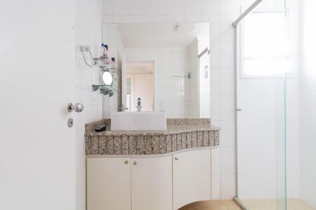 Apartamento à venda com 142m², 3 quartos e 2 vagasBanheiro da Suíte