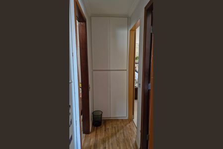 Apartamento à venda com 83m², 2 quartos e 2 vagasCorredor