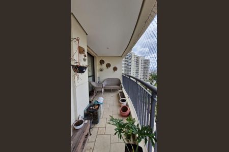 Apartamento à venda com 83m², 2 quartos e 2 vagasVaranda