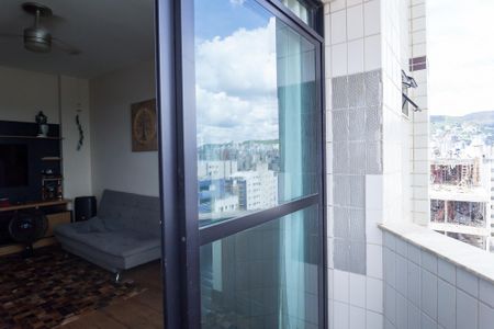 varanda sala de apartamento à venda com 1 quarto, 49m² em Cruzeiro, Belo Horizonte