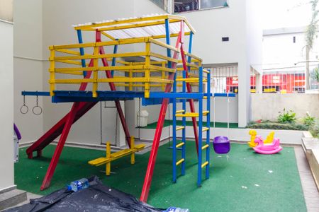 Apartamento para alugar com 83m², 3 quartos e 1 vaga Apartamento para alugar com 83m², 3 quartos e 1 vagaÁrea comum - Playground