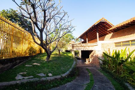 Casa para alugar com 1000m², 6 quartos e 3 vagas Casa para alugar com 1000m², 6 quartos e 3 vagasÁrea externa