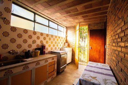 Casa para alugar com 1000m², 6 quartos e 3 vagas Casa para alugar com 1000m², 6 quartos e 3 vagasCozinha