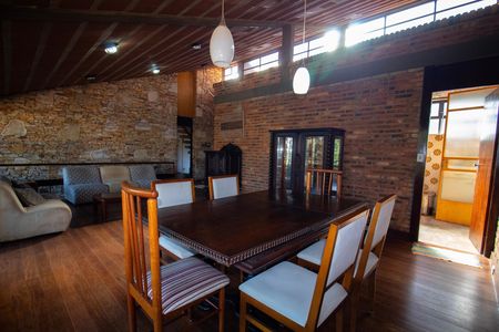 Casa para alugar com 1000m², 6 quartos e 3 vagas Casa para alugar com 1000m², 6 quartos e 3 vagasSala de Estar