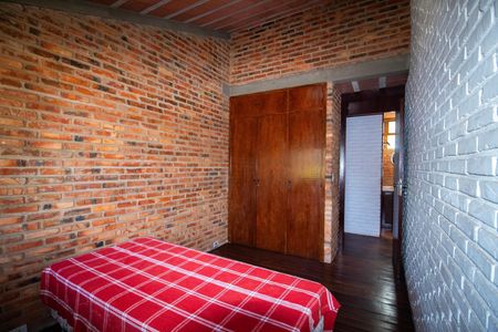 Casa para alugar com 1000m², 6 quartos e 3 vagas Casa para alugar com 1000m², 6 quartos e 3 vagasQuarto 02