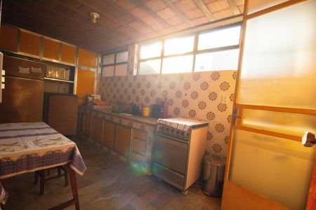 Casa para alugar com 1000m², 6 quartos e 3 vagas Casa para alugar com 1000m², 6 quartos e 3 vagasCozinha