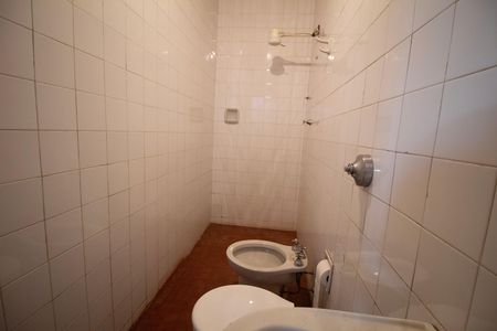 Casa para alugar com 1000m², 6 quartos e 3 vagas Casa para alugar com 1000m², 6 quartos e 3 vagasBanheiro de serviço