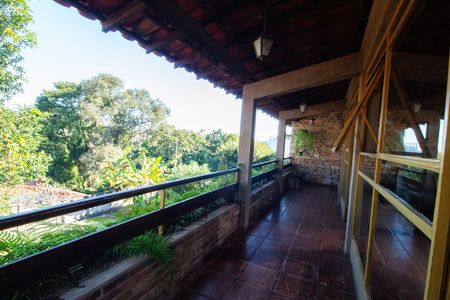 Casa para alugar com 1000m², 6 quartos e 3 vagas Casa para alugar com 1000m², 6 quartos e 3 vagasVaranda de sala estar
