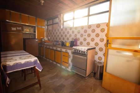 Casa para alugar com 1000m², 6 quartos e 3 vagas Casa para alugar com 1000m², 6 quartos e 3 vagasCozinha