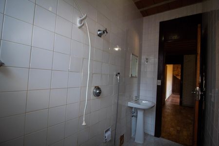 Casa para alugar com 1000m², 6 quartos e 3 vagas Casa para alugar com 1000m², 6 quartos e 3 vagasBanheiro Social 02