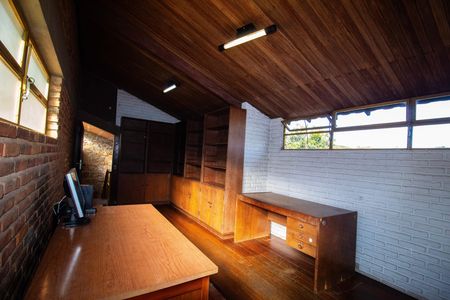 Casa para alugar com 1000m², 6 quartos e 3 vagas Casa para alugar com 1000m², 6 quartos e 3 vagasQuarto 05- Escritório