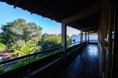 Casa para alugar com 1000m², 6 quartos e 3 vagas Casa para alugar com 1000m², 6 quartos e 3 vagasVaranda da sala 02