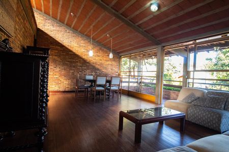Casa para alugar com 1000m², 6 quartos e 3 vagas Casa para alugar com 1000m², 6 quartos e 3 vagasSala de Estar