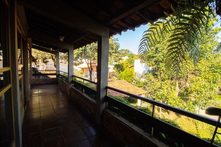Casa para alugar com 1000m², 6 quartos e 3 vagas Casa para alugar com 1000m², 6 quartos e 3 vagasVaranda de sala estar