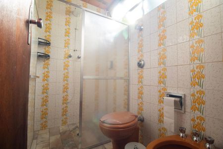 Casa para alugar com 1000m², 6 quartos e 3 vagas Casa para alugar com 1000m², 6 quartos e 3 vagasBanheiro social