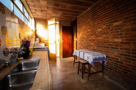 Casa para alugar com 1000m², 6 quartos e 3 vagas Casa para alugar com 1000m², 6 quartos e 3 vagasCozinha